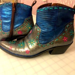 Hand painted cowboy style boots W8 - unique one-of-a-kind country western wear